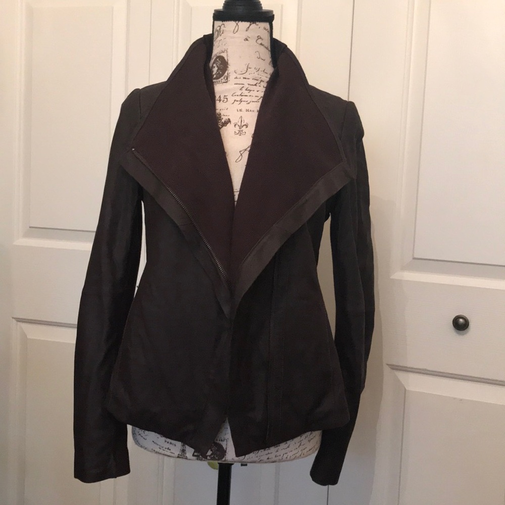 T Tahari merlot deluxe leather jacket. NWT Sz S